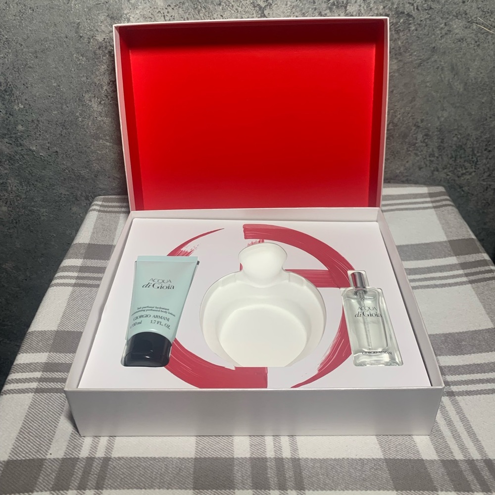 Giorio Armani Acqua di Gioia Mini Set (Sorry, No Offers Accepted) - Picture 7 of 16